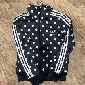 A gorgeous sweater from Adidas 🔥